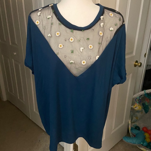 Sheer V-neck Tee with Floral Design - Picture 1 of 3